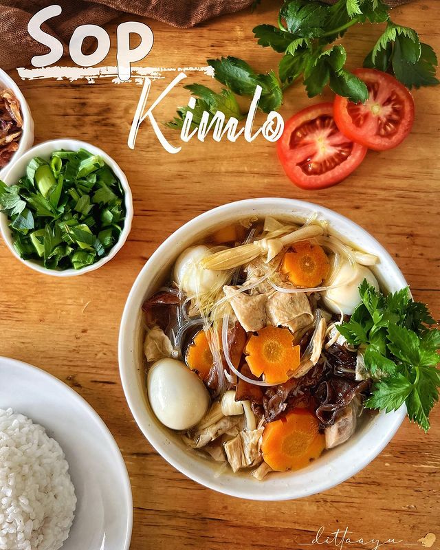 21 Resep sup kimlo, gurih, segar, dan cocok buat makan siang