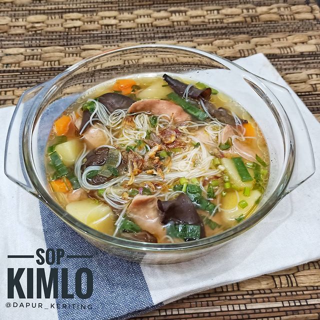 21 Resep sup kimlo, gurih, segar, dan cocok buat makan siang