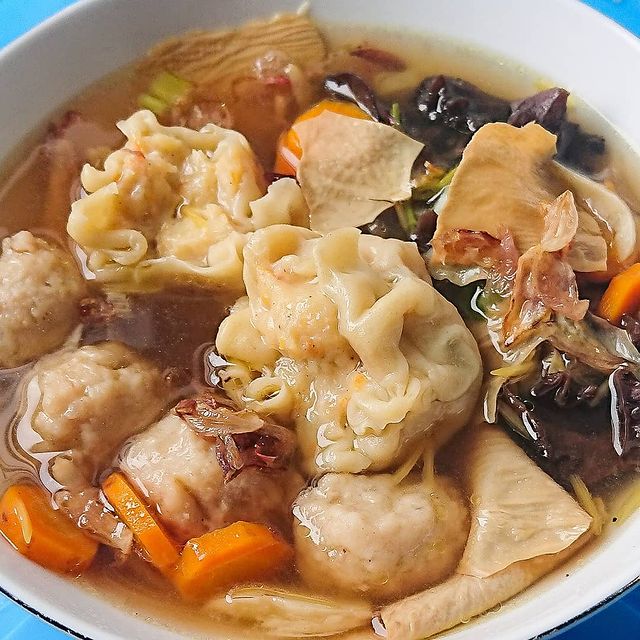 21 Resep sup kimlo, gurih, segar, dan cocok buat makan siang