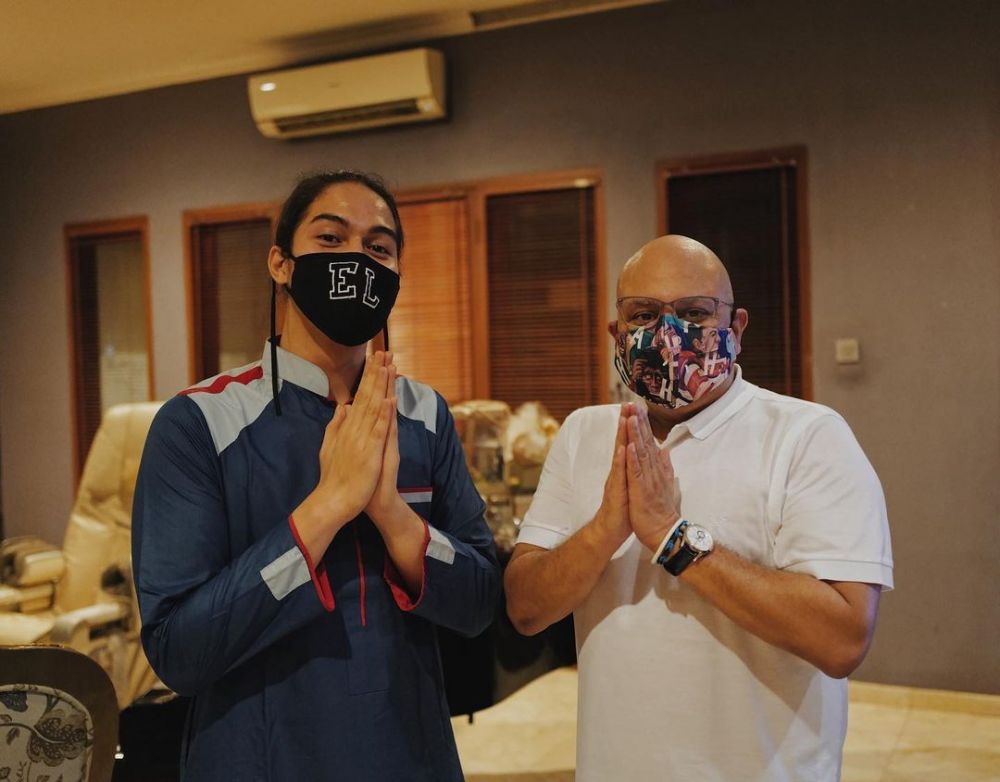 9 Potret kedekatan Irwan Mussry dan El Rumi, disebut mirip