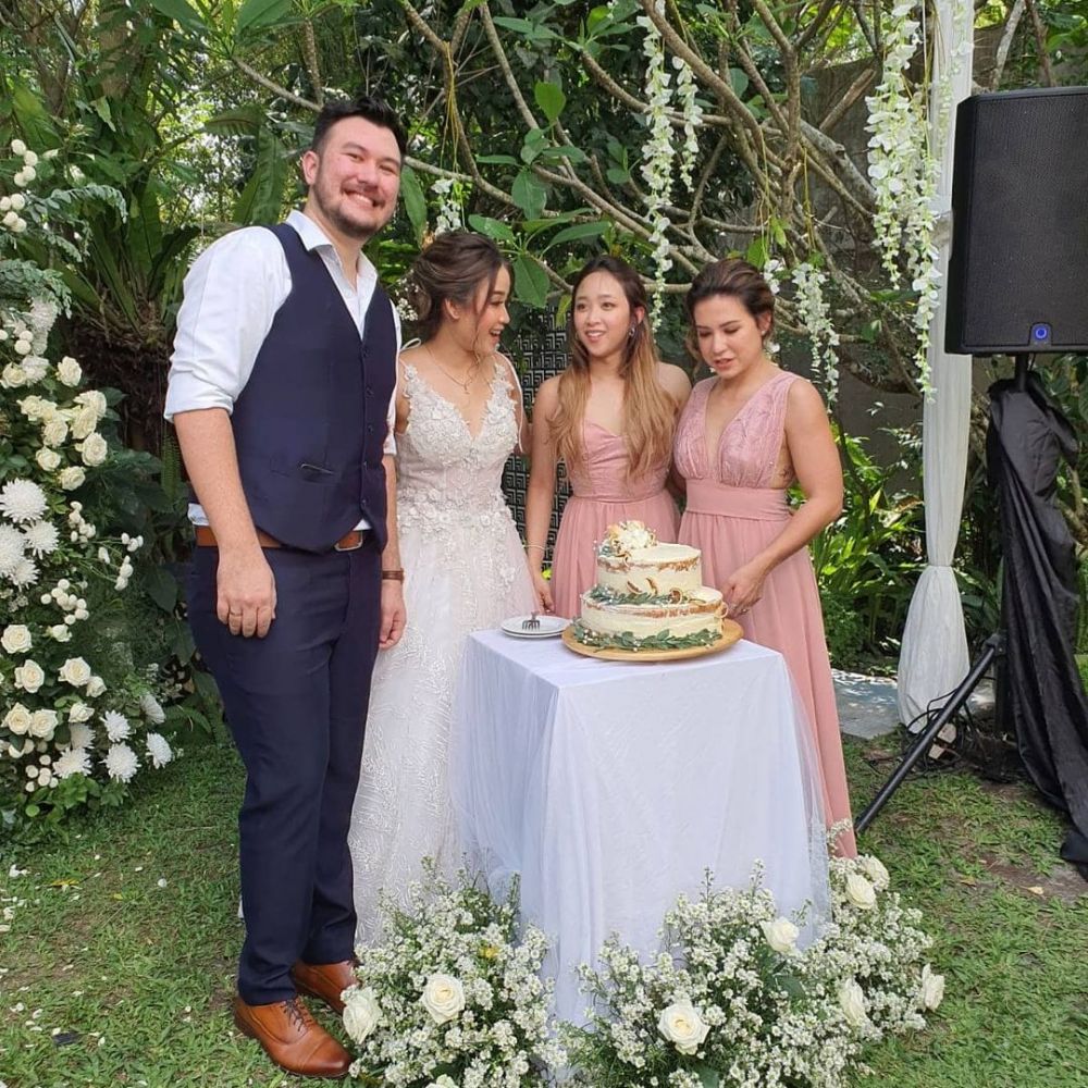 11 Potret kebersamaan Dita Karang dan sang kakak yang jarang terekspos