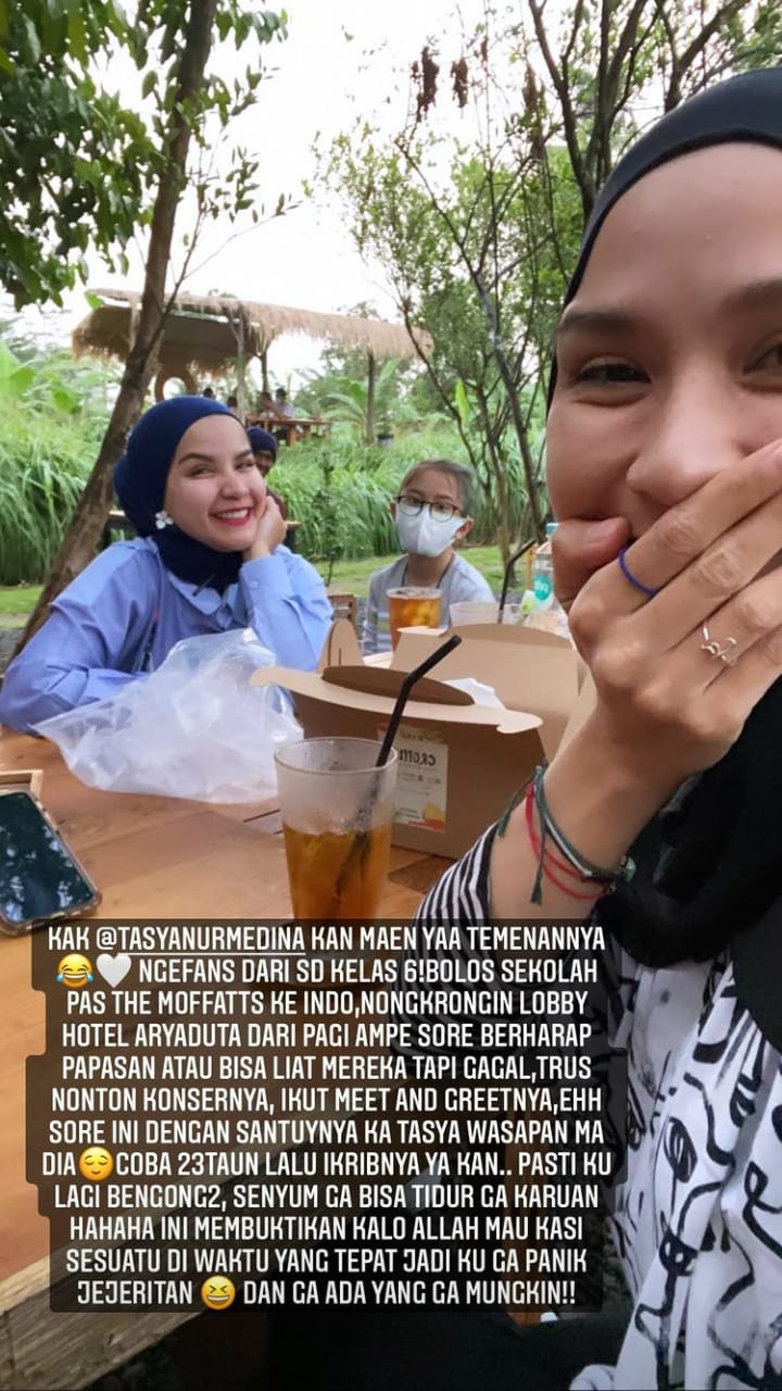 Momen Zaskia Adya Mecca di-notice artis idola, sampai histeris