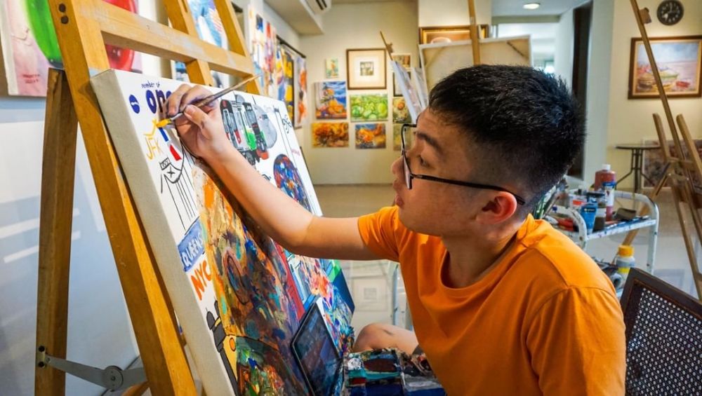5 Fakta pelukis penderita autis yang berbagi pengalaman lewat galeri