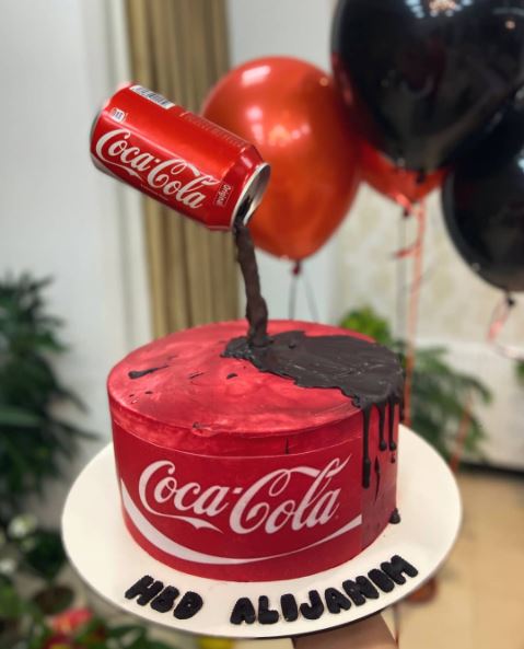 Bentuknya menggoda, 11 kue ini punya rasa super nyeleneh