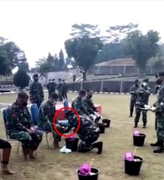 Kisah Jenderal TNI rela basuh kaki anak buah, bikin salut