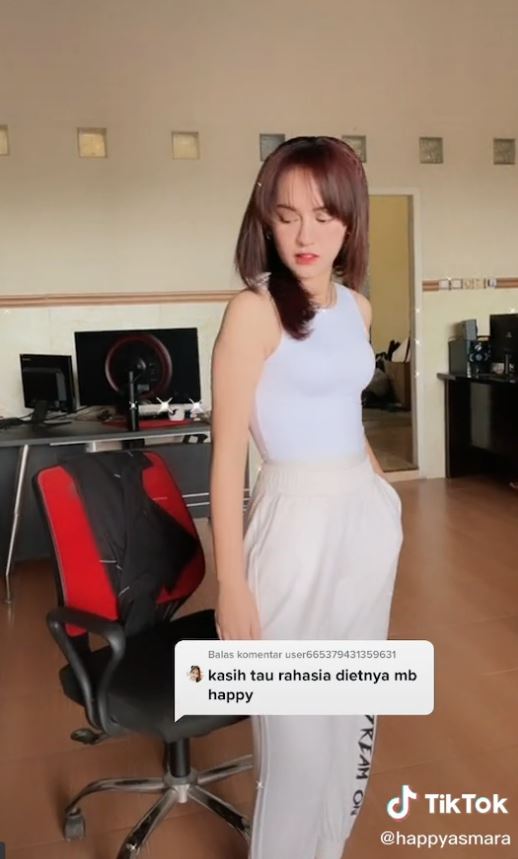 7 Potret terbaru Happy Asmara usai diet demi kesehatan, tuai pujian