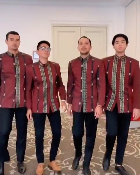 Gaya 9 seleb di acara Balacuik Malapeh Bujang Rizky Billar, menawan