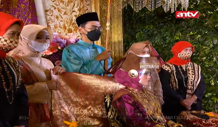 10 Momen Lesty Kejora jalani ritual Malam Bainai, penuh sukacita