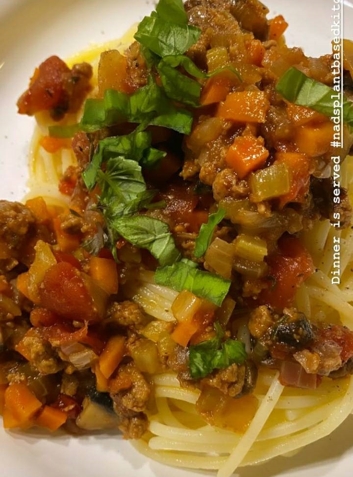 9 Makanan vegan Nadya Hutagalung, ganti daging dengan sayur