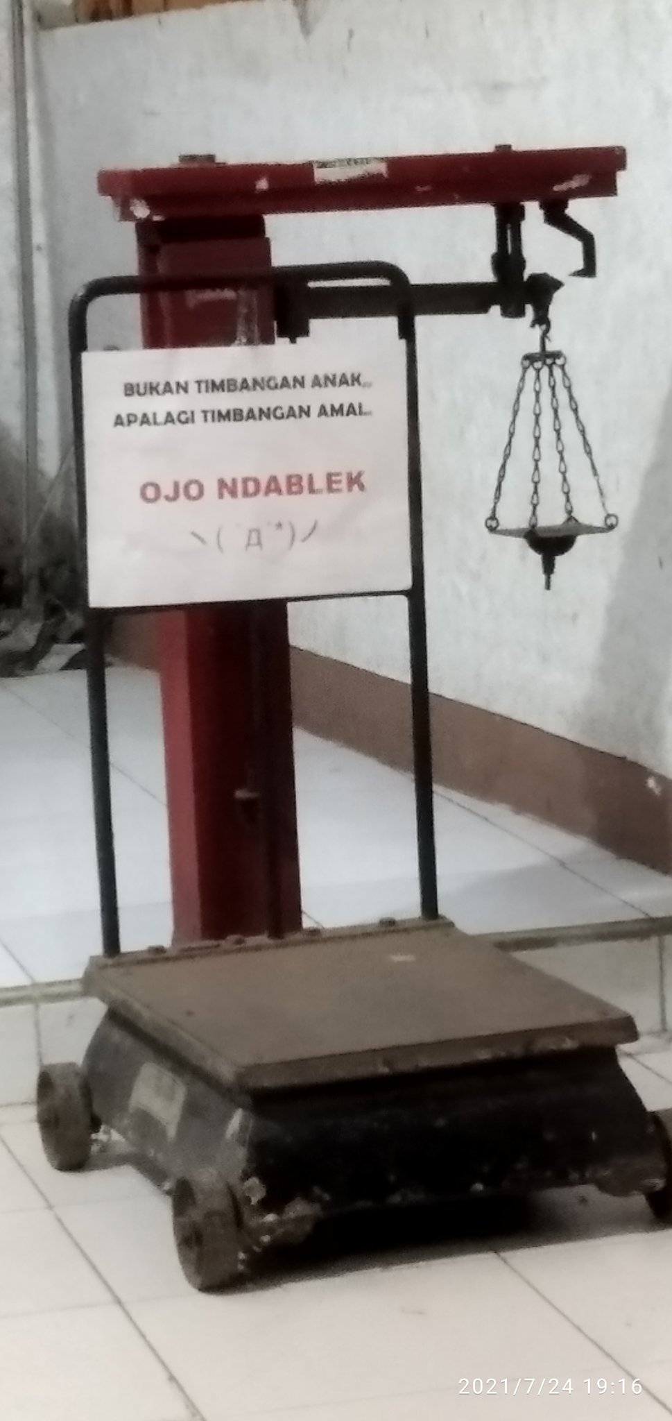 11 Pemberitahuan buat kurir dan driver ojek ini kocak abis