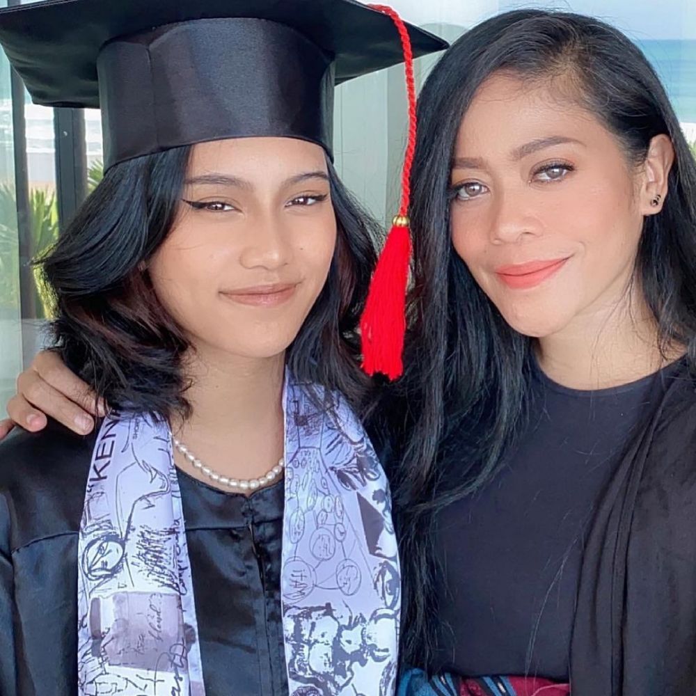 13 Potret vokalis band Tanah Air bareng putrinya, curi perhatian