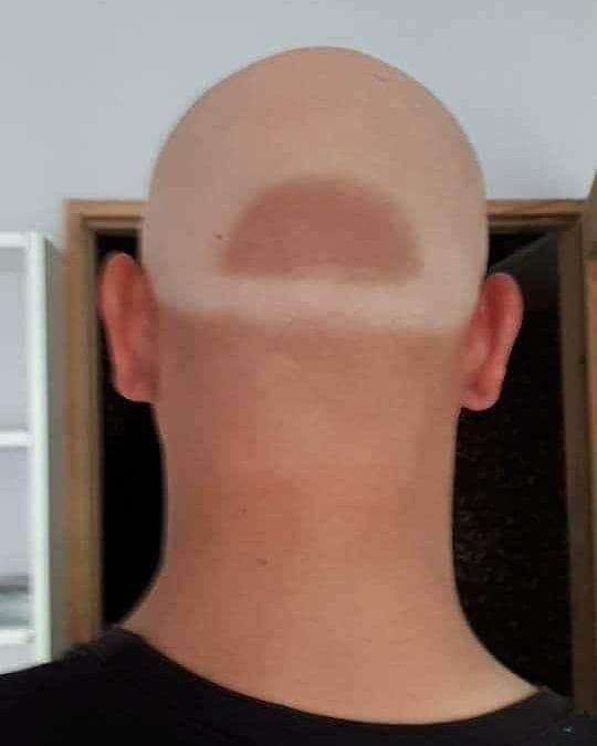 11 Momen lucu bapak-bapak dipotret dari belakang ini absurd abis