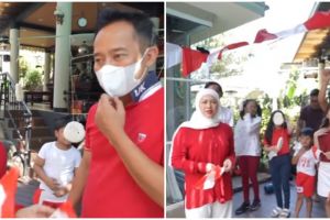 9 Momen keluarga Denny Cagur rayakan 17-an, bikin lomba berhadiah uang