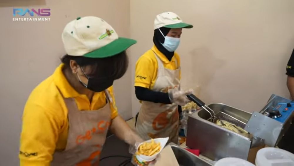 11 Momen Nagita Slavina borong jajanan mal ke rumah