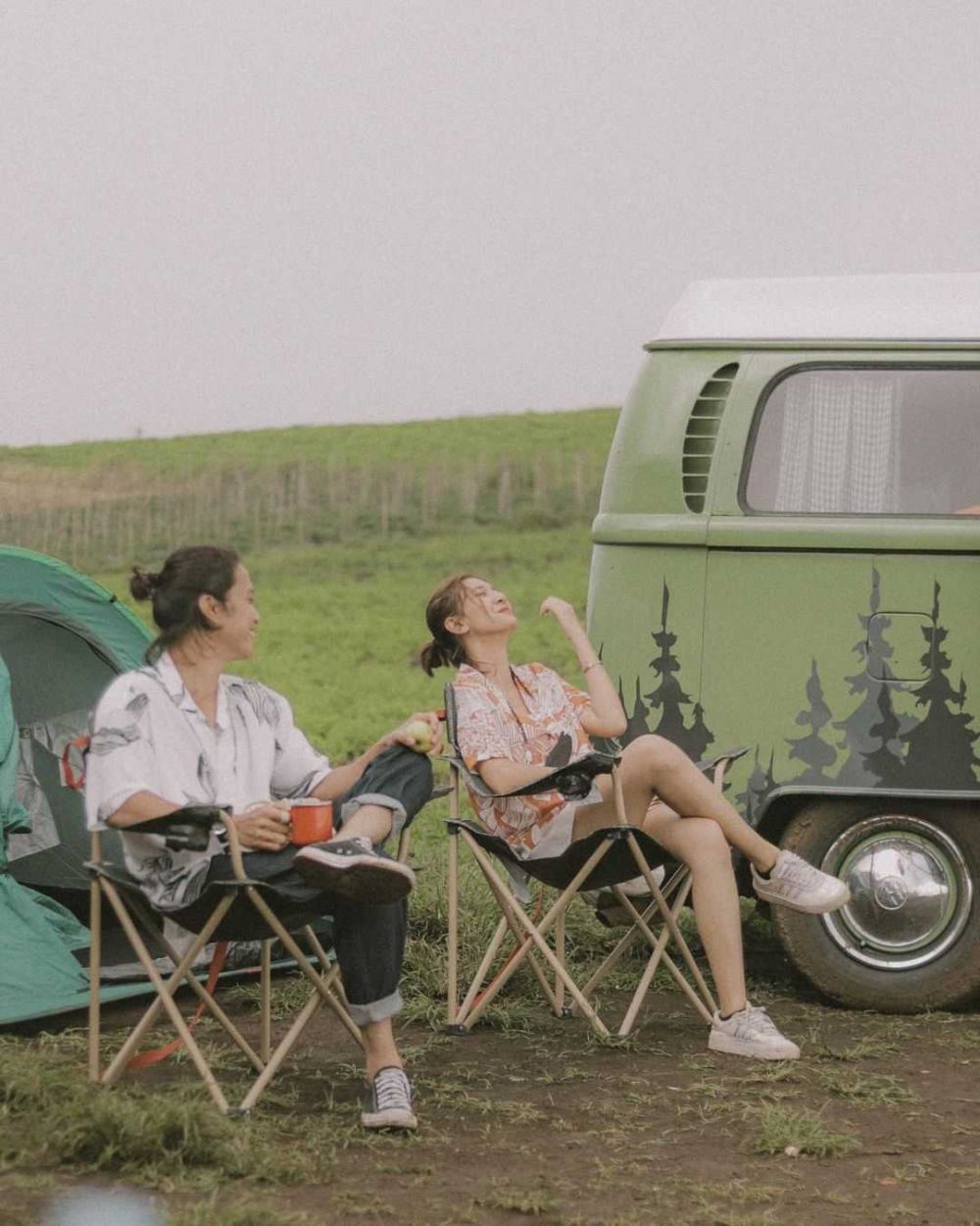 Momen mesra 13 pasang seleb di web series, chemistry-nya bikin baper