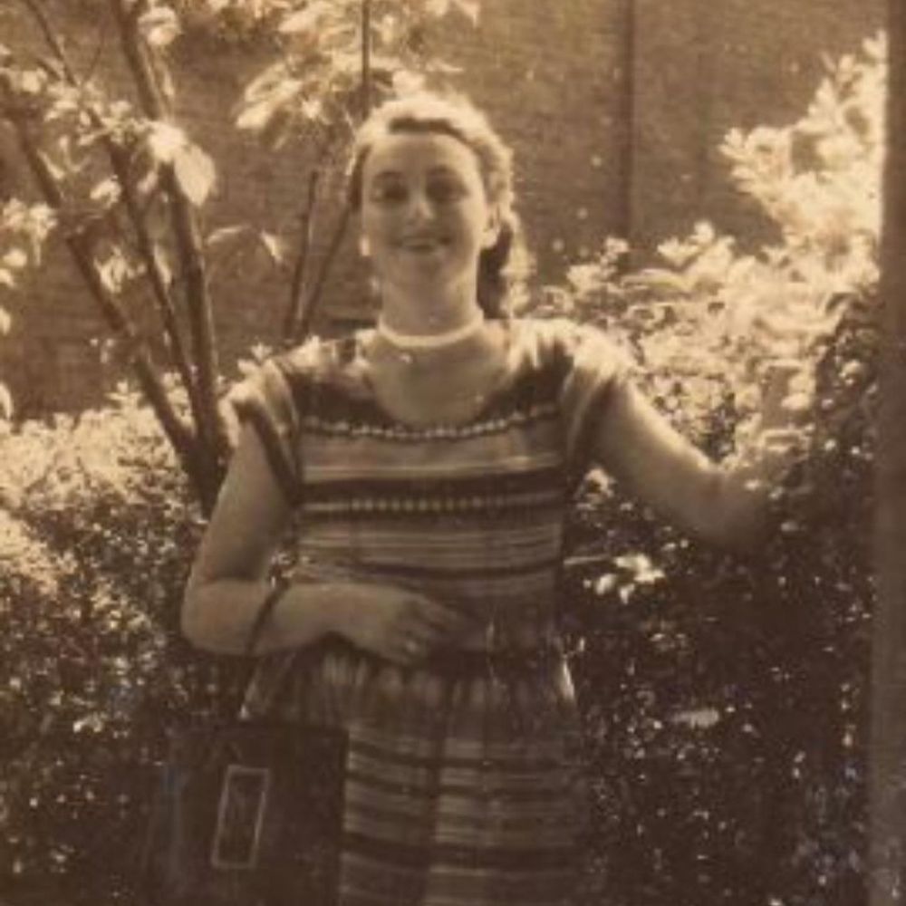 9 Potret masa muda nenek seleb, paras cantiknya curi perhatian