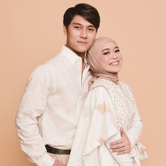9 Potret prewedding Lesty Kejora dan Rizky Billar bertema Takdir Cinta