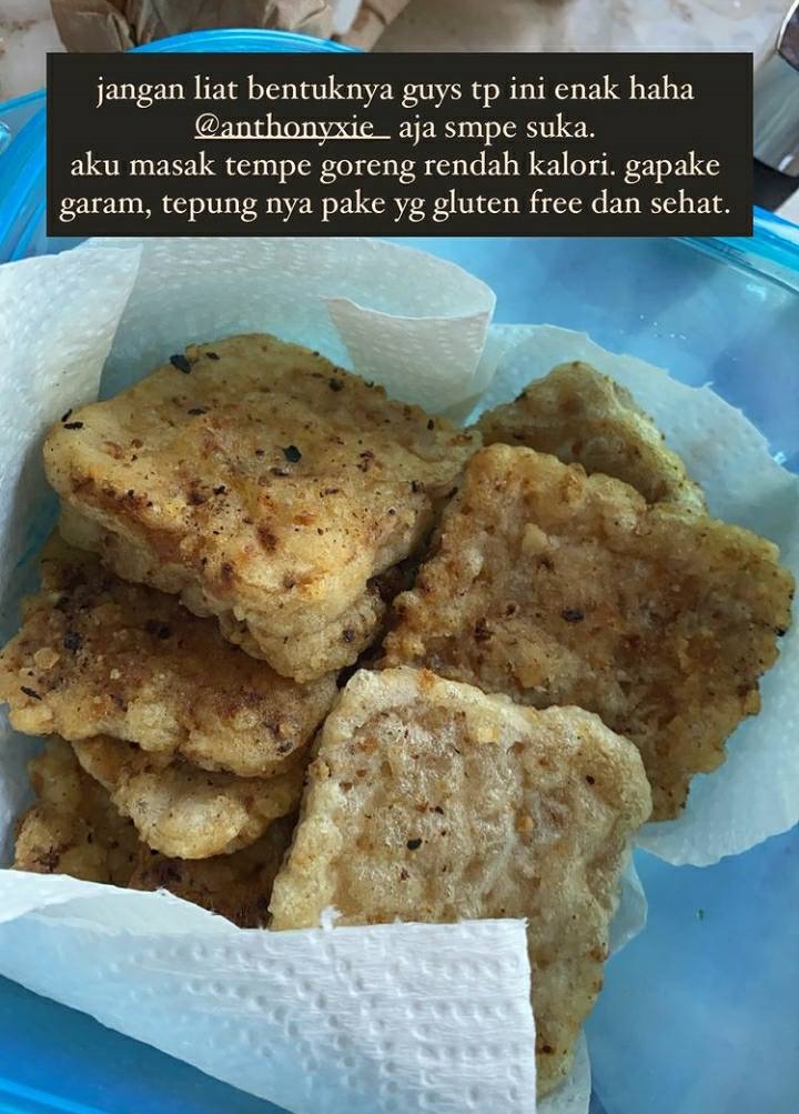 7 Menu diet sehat ala Audi Marissa, rutin minum air kelapa