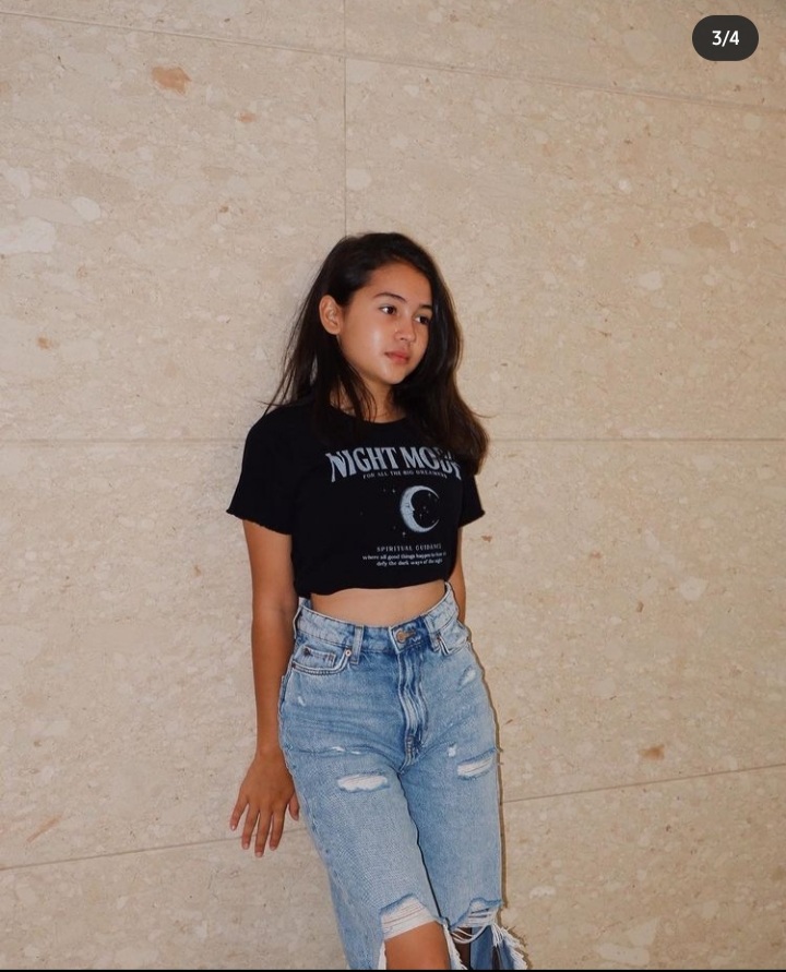 Begini 9 gaya OOTD simpel Sandrinna Michelle, jeans jadi andalannya