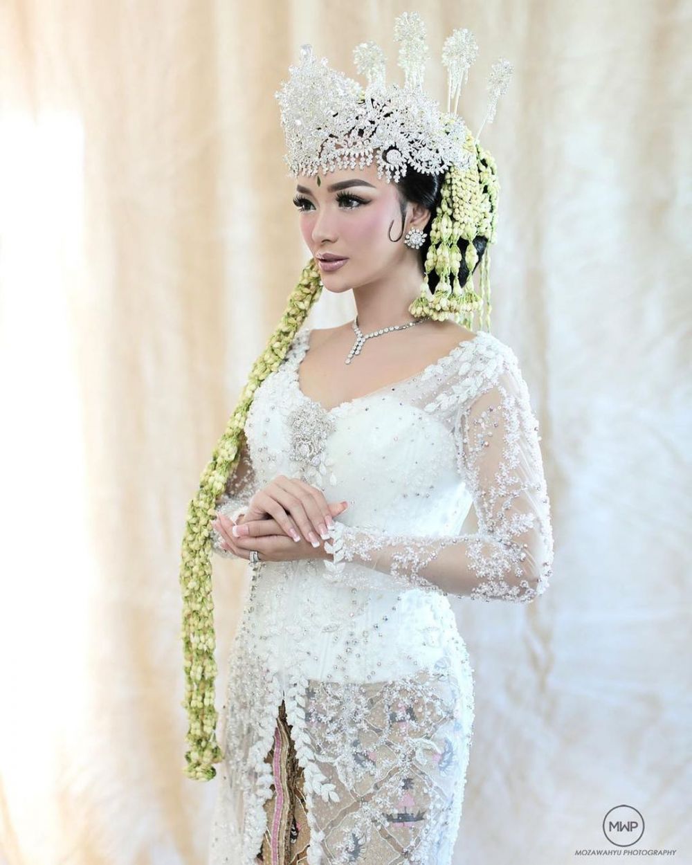 Pesona 7 pedangdut menikah dengan adat Sunda, Lesty Kejora menawan