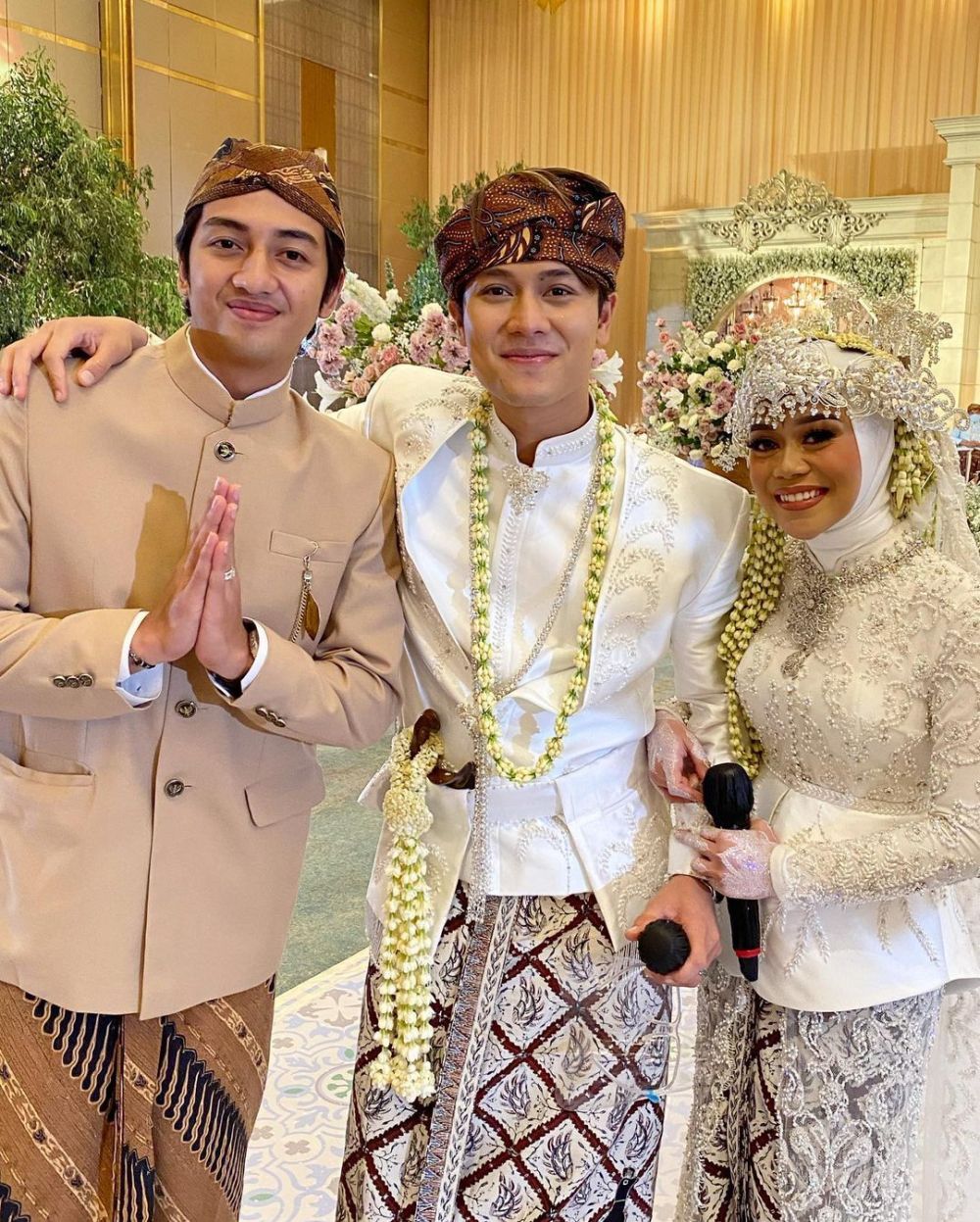 9 Potret groomsmen di pernikahan Lesty & Rizky Billar, gayanya kece