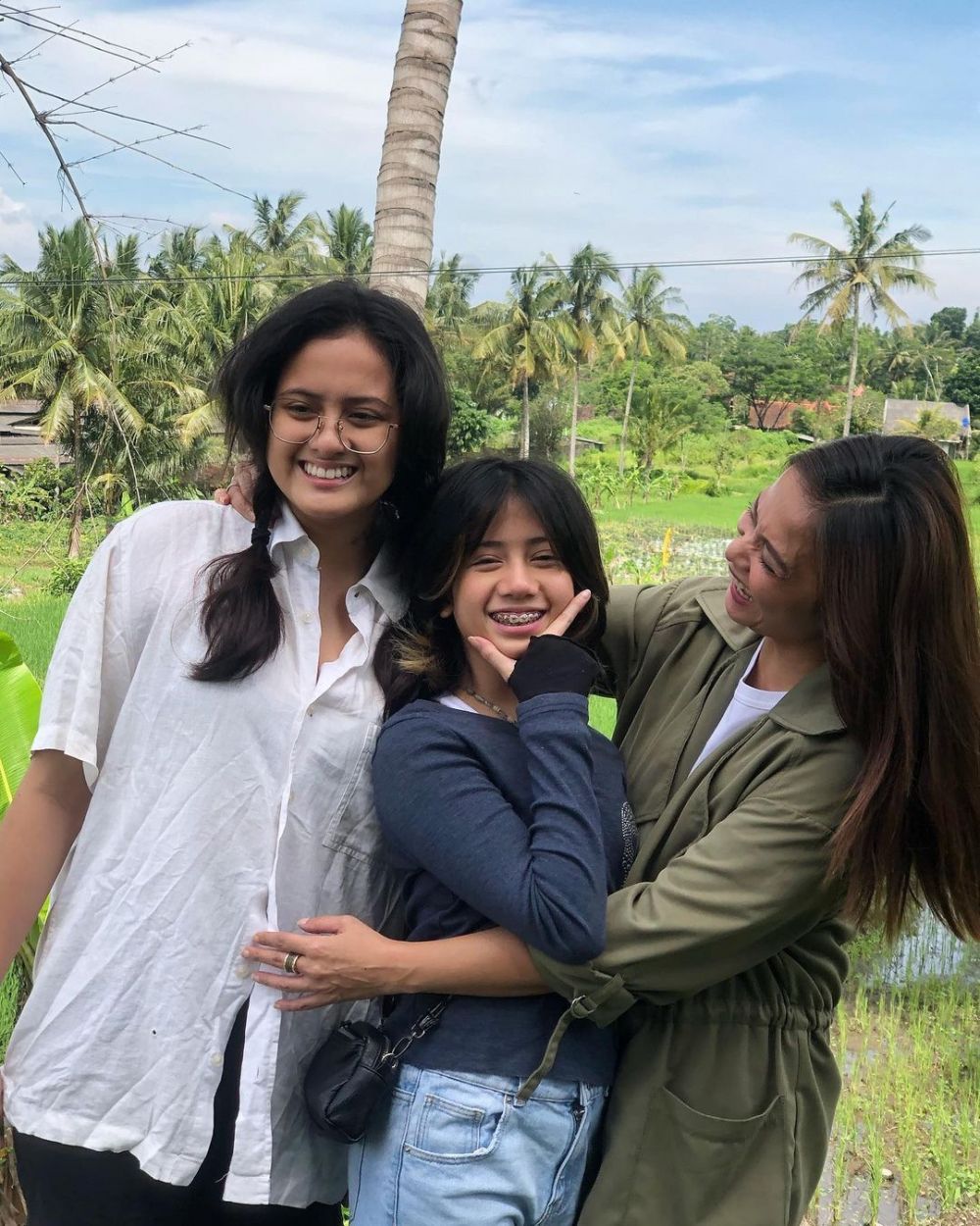 9 Potret Aiska Vairana, anak Ersa Mayori yang hobi fotografi