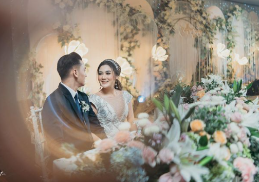 Potret 9 pedangdut wanita saat menikah, Lesty tampil berkelas