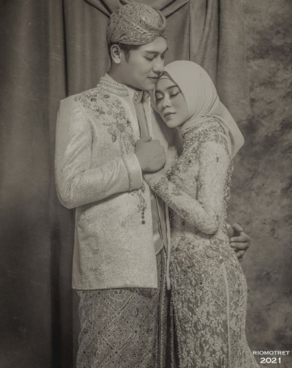 Baru diekspos, 9 gaya pemotretan Lesty-Billar ini dijamin bikin baper 