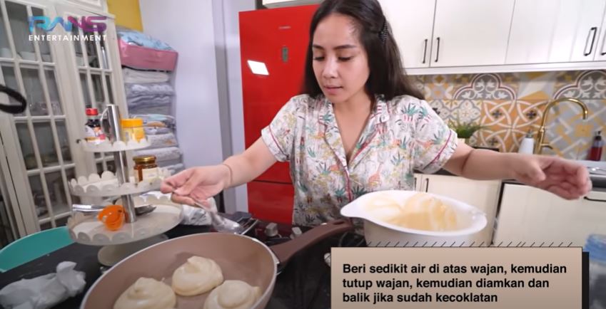 7 Langkah bikin fluffy pancake ala Nagita Slavina, lembut maksimal