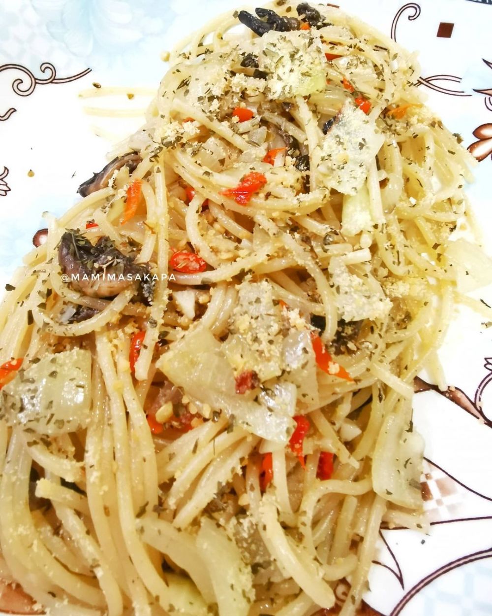 11 Resep spaghetti aglio olio, nikmatnya kayak di resto