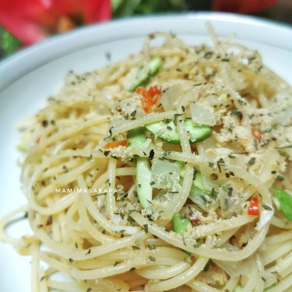 11 Resep spaghetti aglio olio, nikmatnya kayak di resto