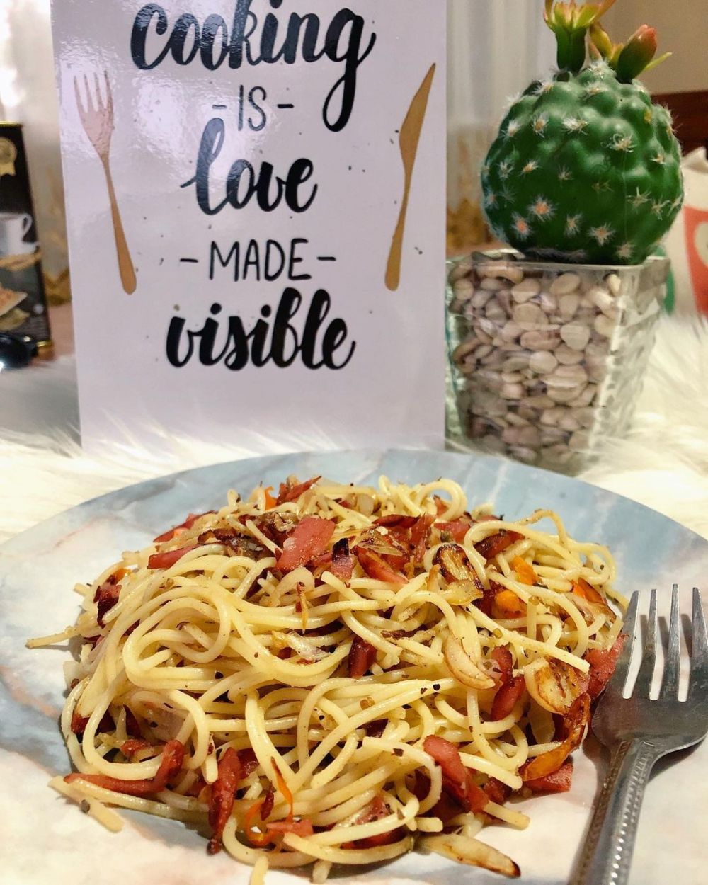 11 Resep spaghetti aglio olio, nikmatnya kayak di resto