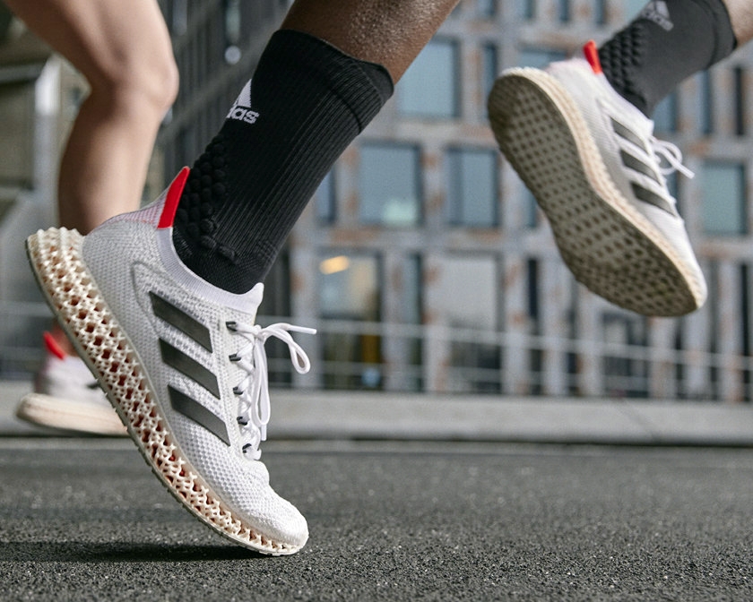5 Fakta sepatu teknologi 4D yang didesain mendukung pelari terus maju