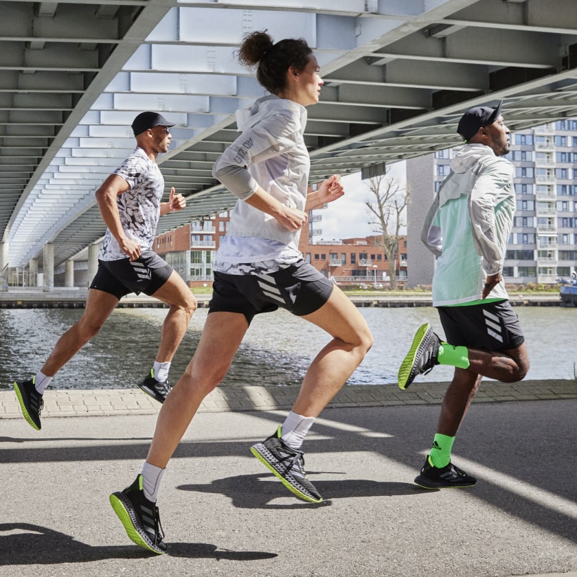 5 Fakta sepatu teknologi 4D yang didesain mendukung pelari terus maju