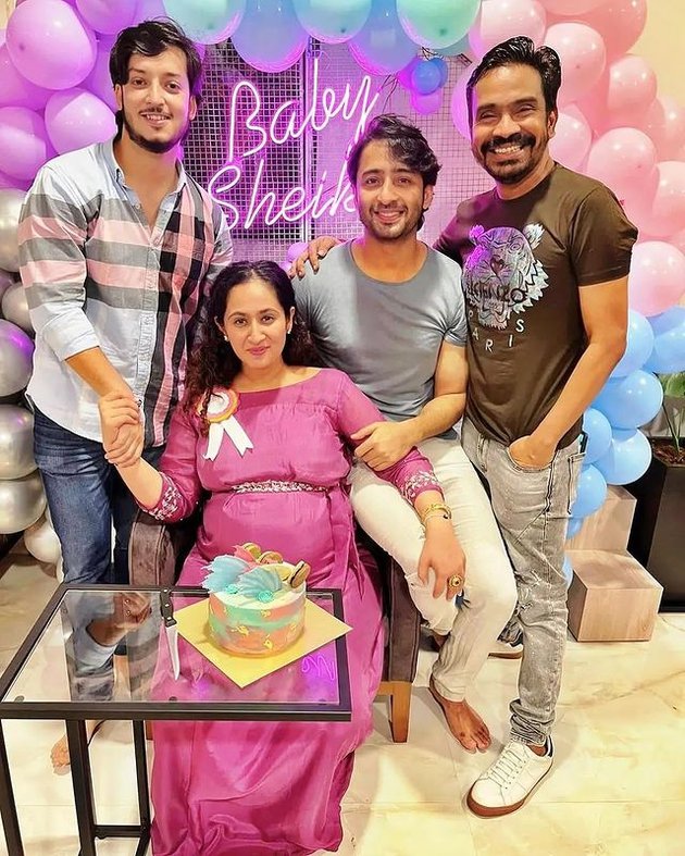 7 Potret baby shower istri Shaheer Sheikh, tak sabar menanti momongan