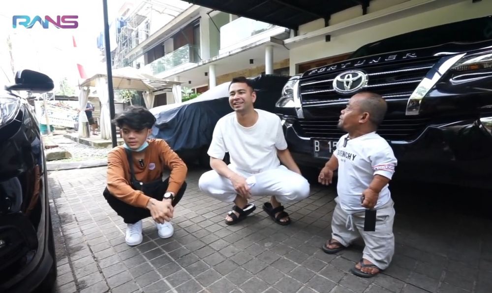 11 Momen Raffi Ahmad beri mobil ke Ucok Baba, dibuat seolah prank