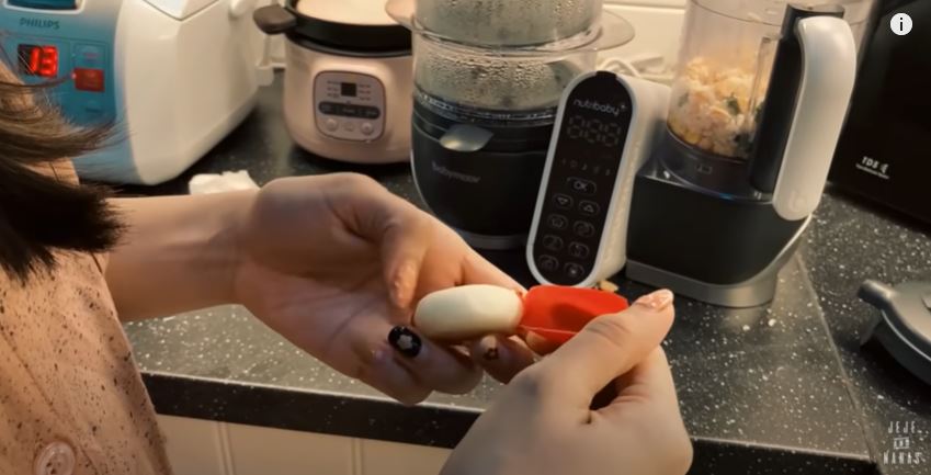 7 Trik Syahnaz Sadiqah agar anak lahap saat MPASI ini gampang ditiru