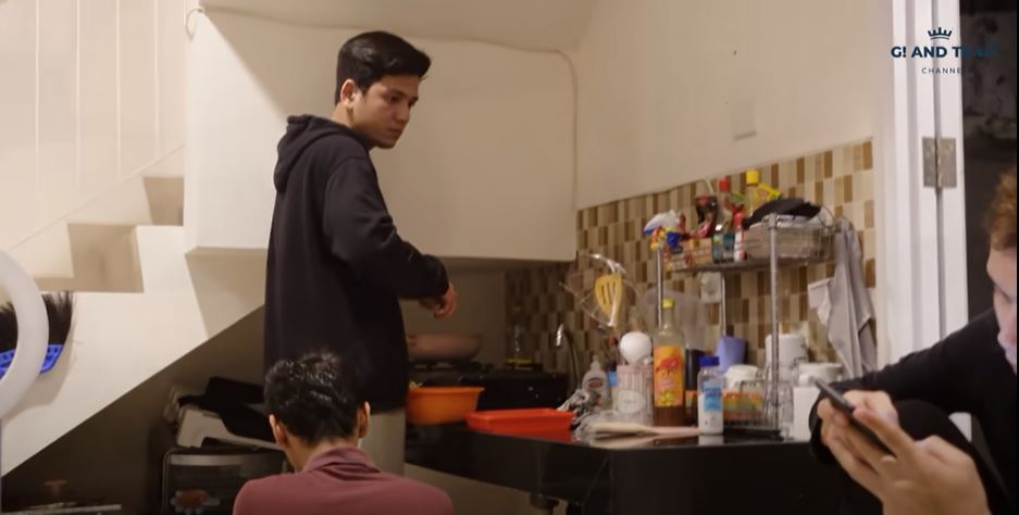 5 Momen Rendi Jhon masak untuk Glenca Chysara, bak pengantin baru