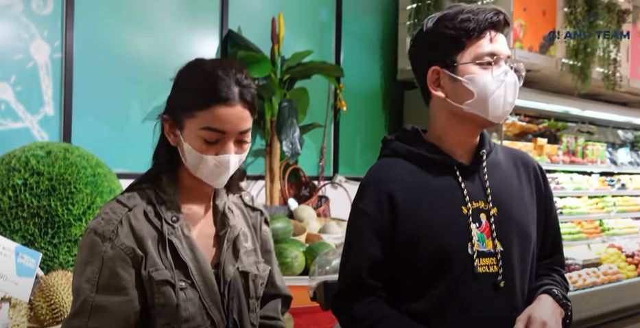 5 Momen Rendi Jhon masak untuk Glenca Chysara, bak pengantin baru