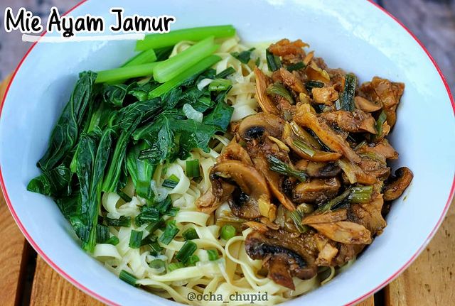 9 Resep mi ayam ala rumahan, gurihnya bikin ngiler