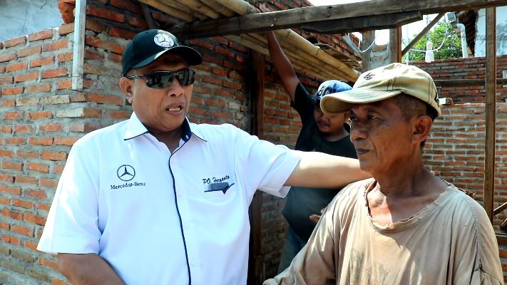 Aksi dermawan bos PO Haryanto bedah rumah tukang becak, bikin salut