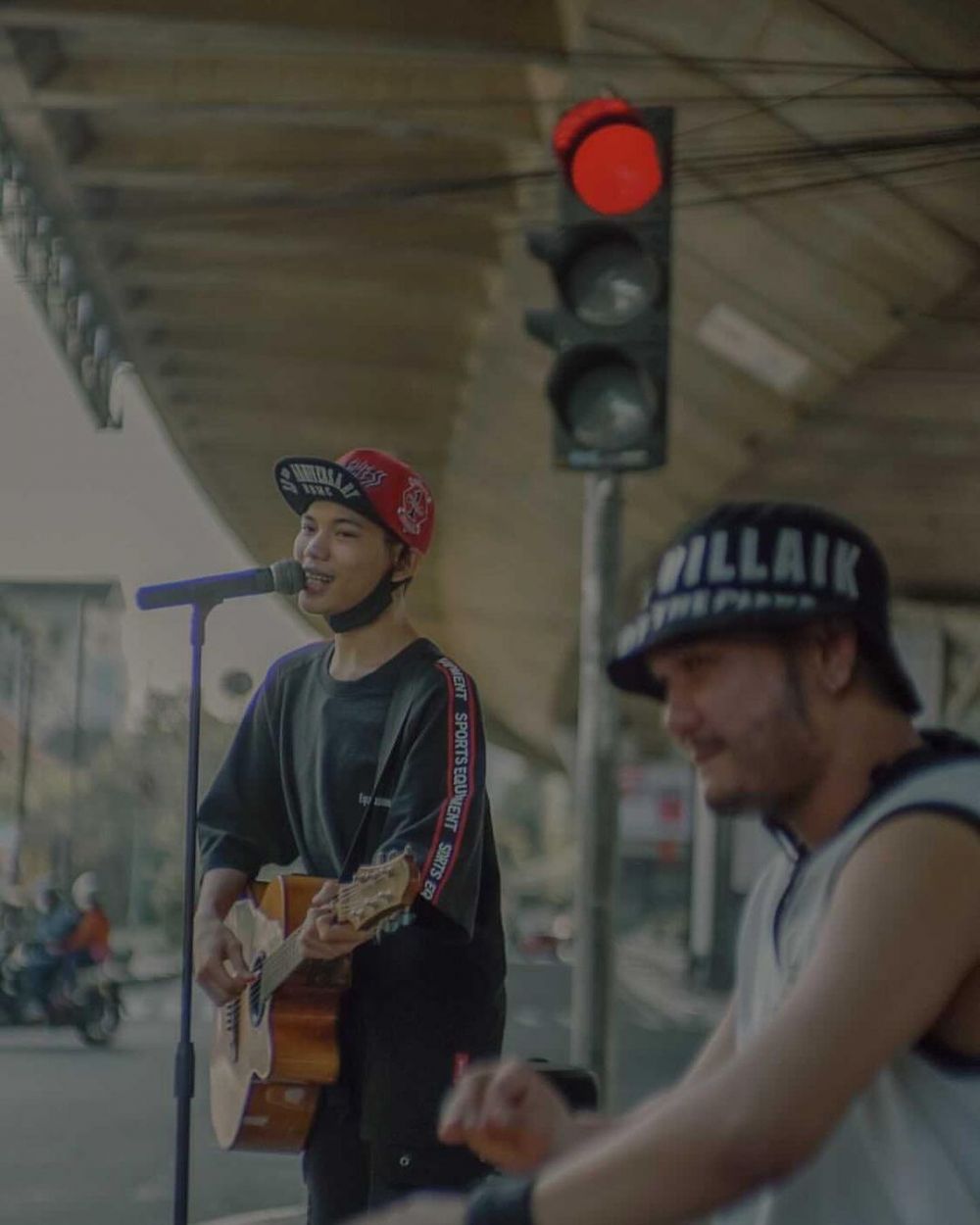 Tegar Septian kembali ngamen di jalanan, ternyata ini penjelasannya