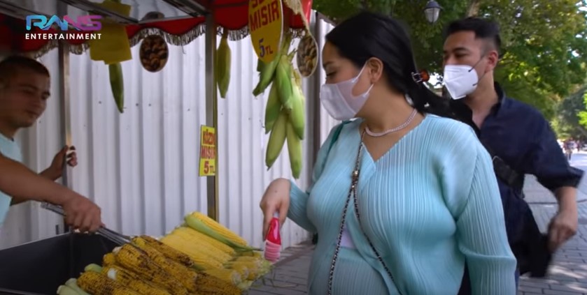 7 Momen Raffi Ahmad-Nagita Slavina kulineran di Turki, bikin ngiler