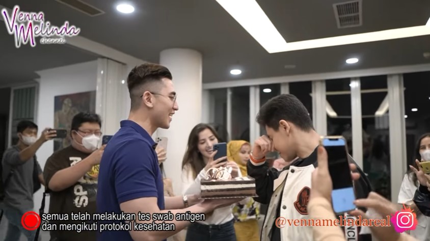 9 Momen ultah Athalla Naufal, dapat kado mewah dari Venna Melinda