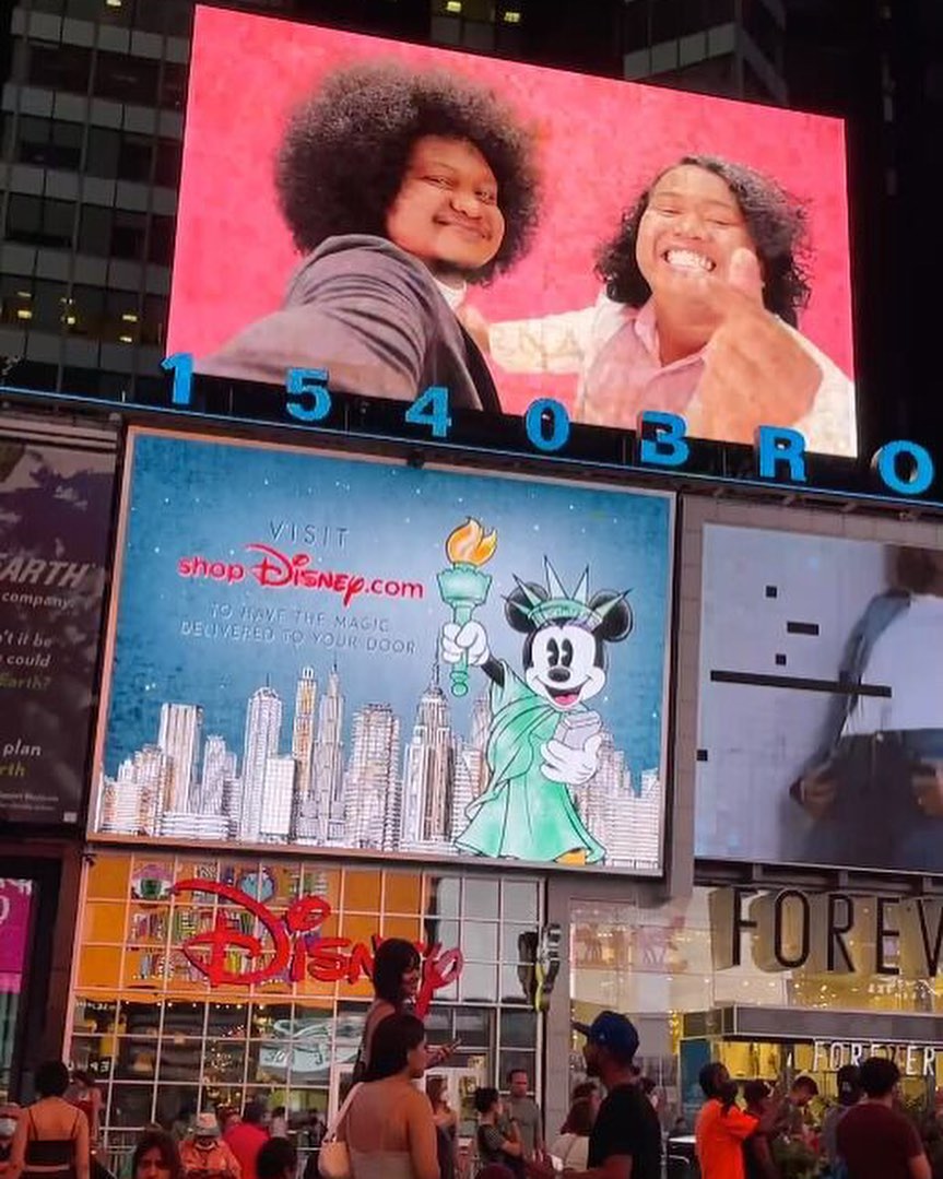 Wow! Babe Cabita dan Marshel Widianto muncul di Times Square New York