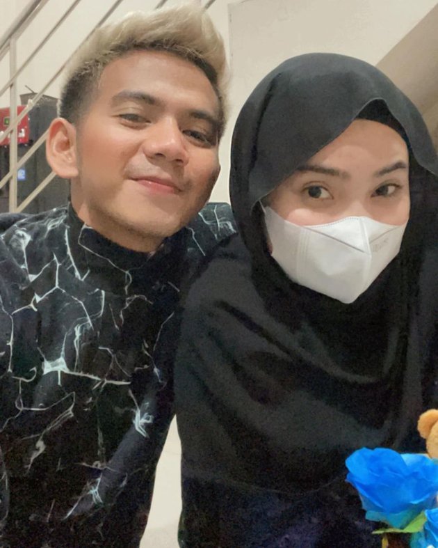 7 Momen Ridho DA rayakan ulang tahun calon istri Syifa, hadiahnya unik
