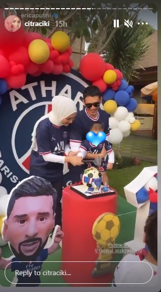 7 Momen Rezky Aditya dan Citra Kirana rayakan ultah anak, bertema bola