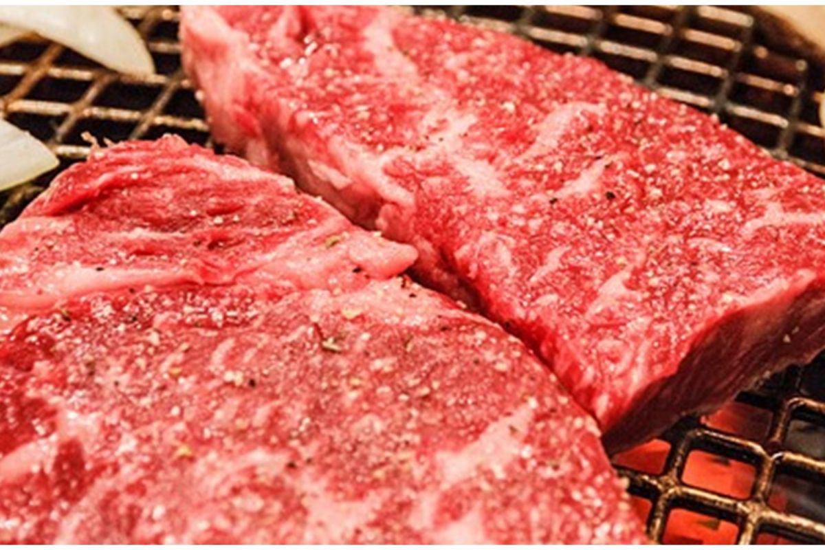 5 Alasan Kenapa Daging Wagyu Mahal Kualitasnya Terjaga<script async src=