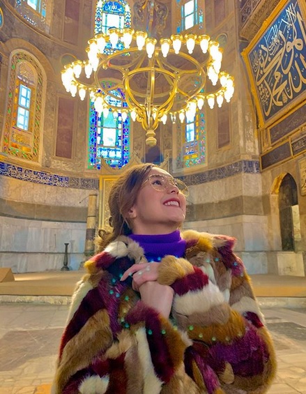 Momen 7 seleb kunjungi Hagia Sophia, Nagita Slavina tampil simpel