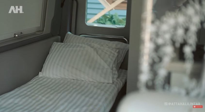 11 Momen Atta Halilintar bagi-bagi kado, calon bayinya diberi mobil